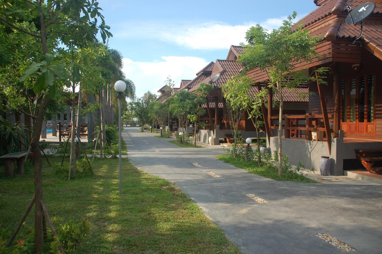 Ruenpurksa Resort Prachuap Khiri Khan Ngoại thất bức ảnh